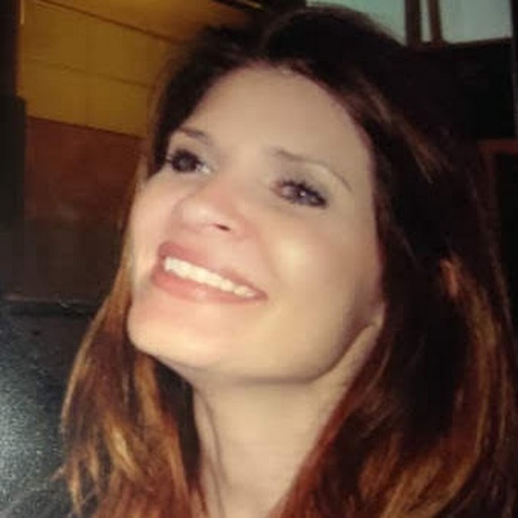 Meet your Posher, DebbieLee - Picture 1 of 1